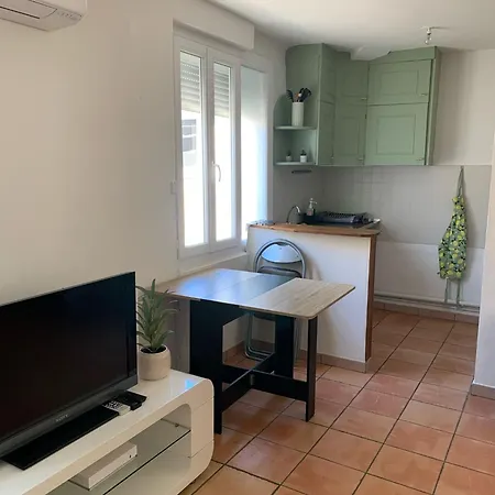 Studio Cosy Avec Clim 33M2 Aimargues Exterior foto